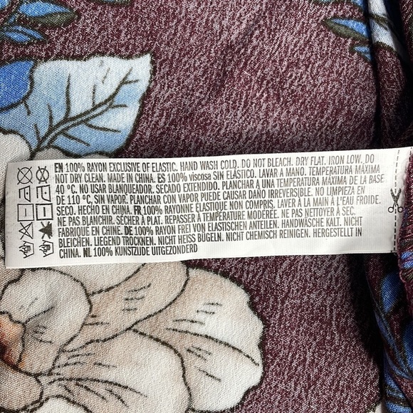 NWT Forever 21 Floral Print Dress. Elastic Waist With Belt. Bell Sleeves. Size M - Picture 10 of 11